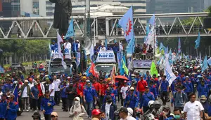 Massa Buruh Padati Sudirman-Thamrin Bawa Aspirasi