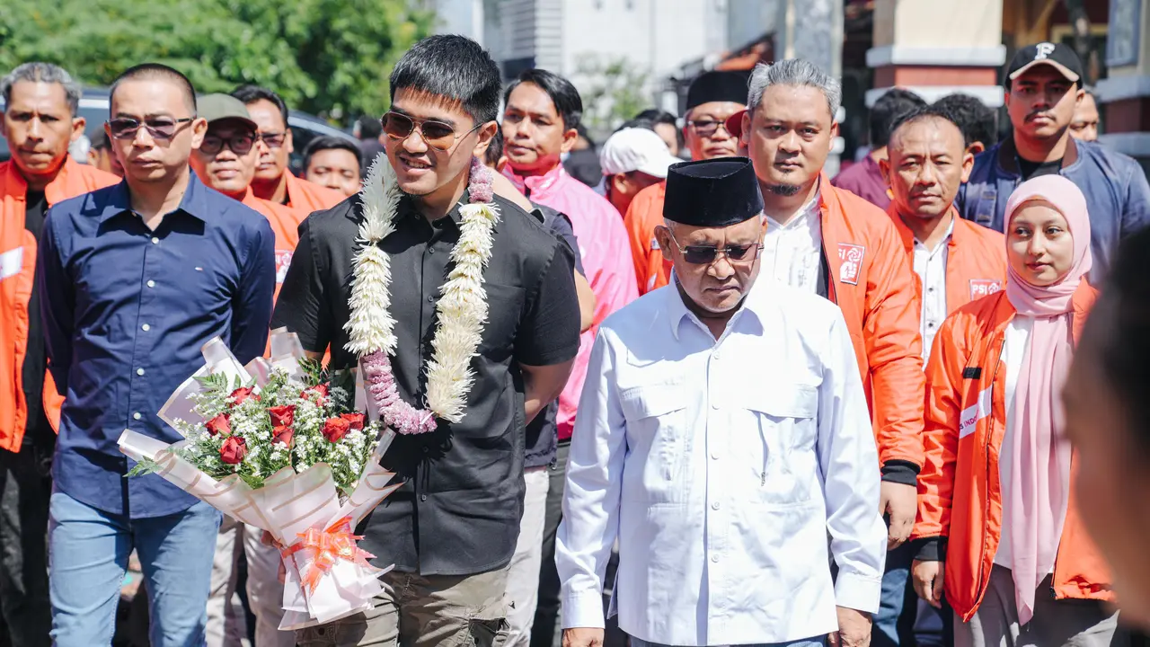 Ketua Umum Partai Solidaritas Indonesia (PSI), Kaesang Pangarep saat meresmikan kantor DPD PSI Grobogan, Jawa Tengah.