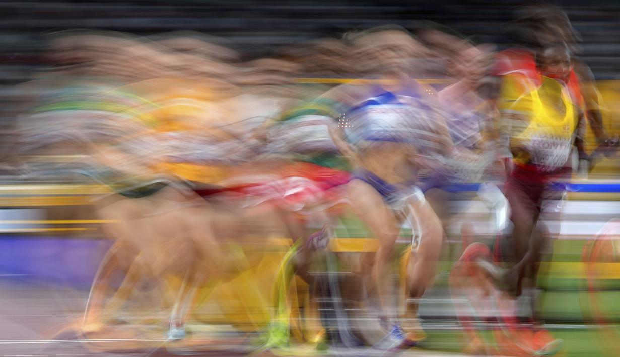 Sejumlah atlet berlomba dalam nomor lari 5.000 meter putri dalam ajang Kejuaraan Dunia Atletik 2025 di Tokyo, Jepang, Kamis (18/09/2025). (AP Photo/Petr David Josek)