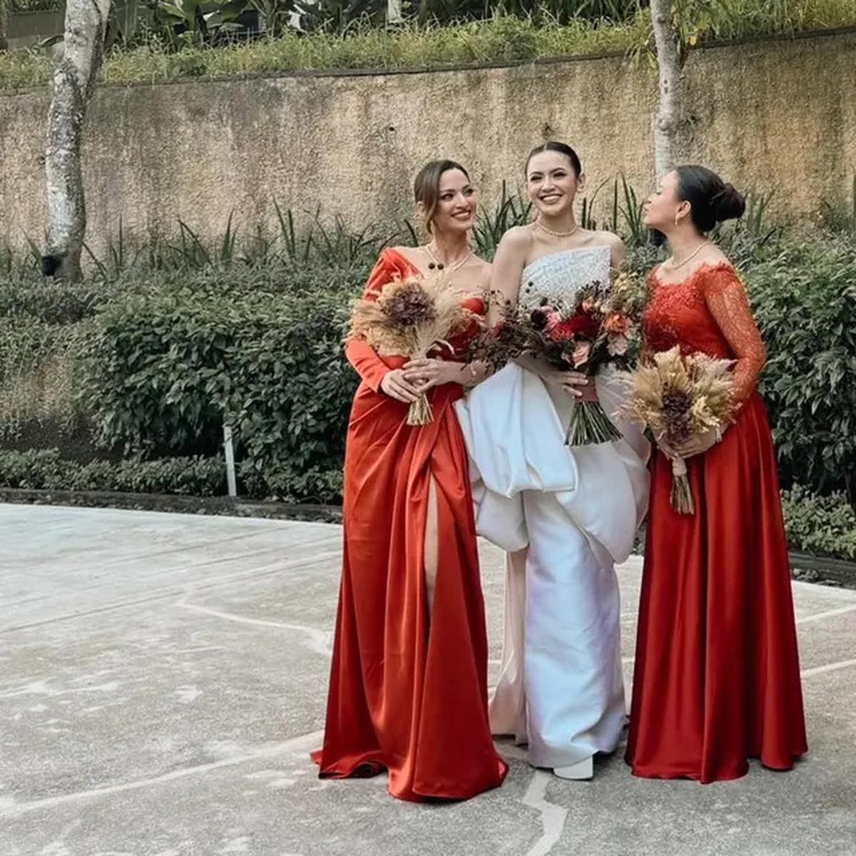 8 Model Dress Panjang Belah Samping Nia Ramadhani, Elegan untuk Wanita Usia 35 Tahun dan Tinggi 170cm-an
