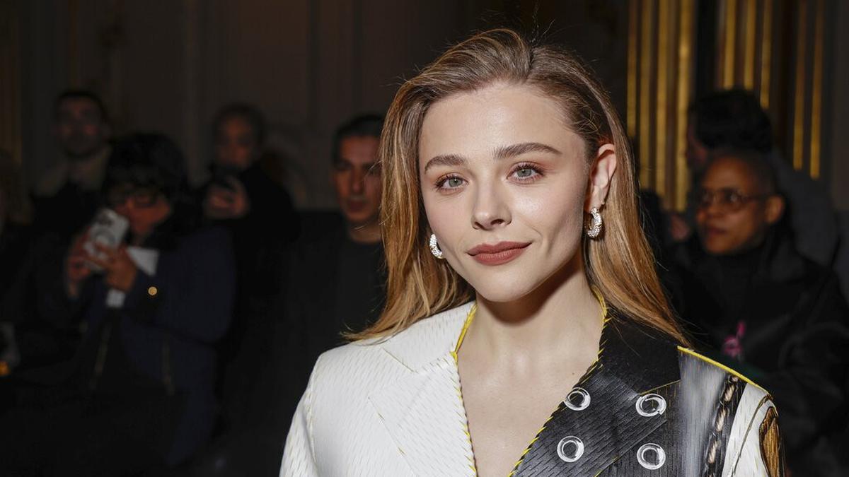 Chloë Grace Moretz Resmi Menikah dengan Kate Harrison, Gelar Pesta Privat