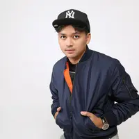 Calvin Jeremy Visit Film KKN di kantor Gondangdia, Senin (2/3/2020). (Adrian Putra/Fimela.com)