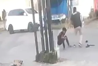 Tangkapan layar CCTV saat Betrand tertembak senjata polisi. (Liputan6.com/ Dok Ist)