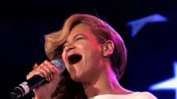 Penyanyi Beyonce yang berusia 35 tahun ini memiliki pesona kecantikan alami, bagaimana bila giginya ompong. (Instagram@actresseswithoutteeth)