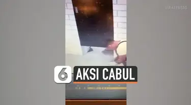 Aksi cabul seorang pria terekam kamera CCTV. Pria tersebut nekat merekam seorang wanita yang tengah mencoba pakaian renang di sebuah kamar ganti di mal Manila, Filipina.