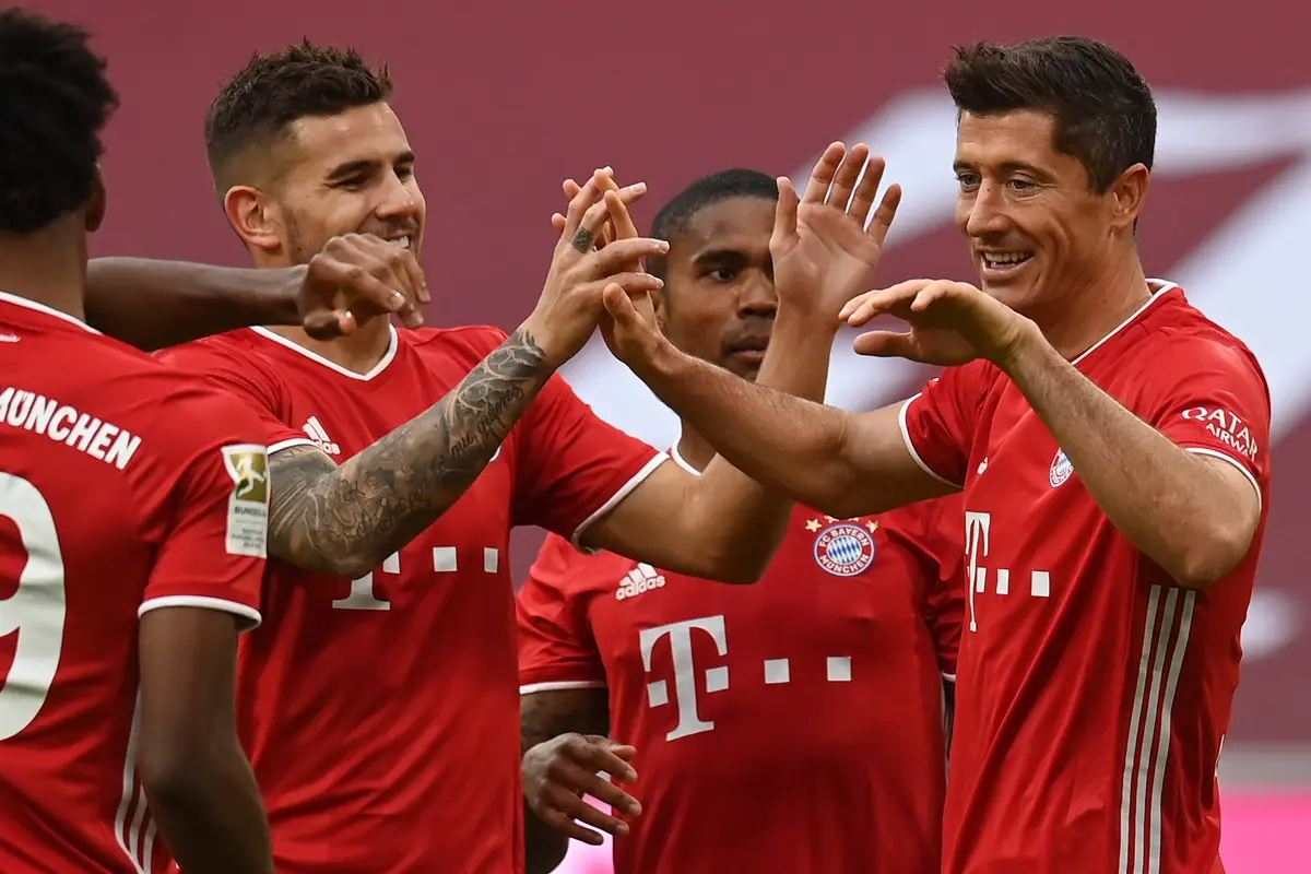 Robert Lewandowski Hattrick, Bayern Munchen Bungkam Eintracht Frankfurt 5-0