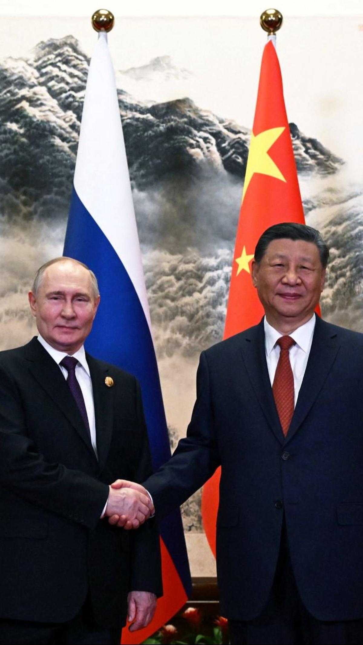 Kemitaraan 'Era Baru' yang disepakati Putin dan Xi Jinping menyatakan penentangan terhadap AS dalam sejumlah isu keamanan dan pandangan bersama terkait beberapa hal mulai dari Taiwan, Ukraina, hingga Korea Utara dan kerja sama dalam teknologi nuklir baru 