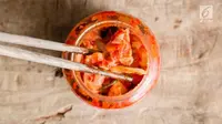 Kimchi merupakan makanan khas Korea yang mirip dengan acar di Indonesia (iStockphoto)