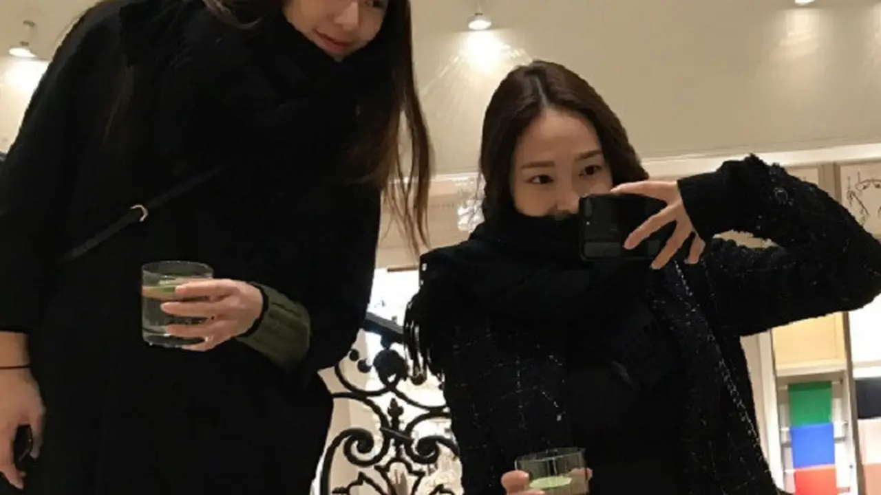 Jessica jung dan Krystal f(x) saat berlibur di New York. (Instagram/jessica.syj)
