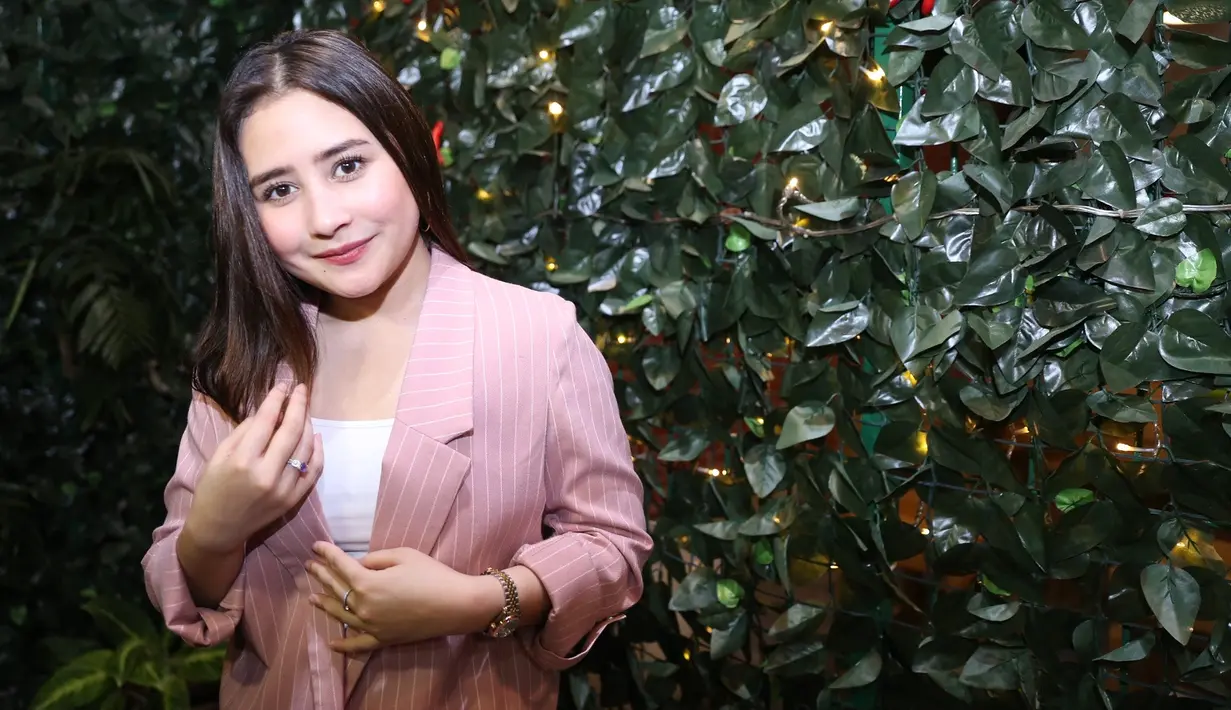 Prilly Latuconsina