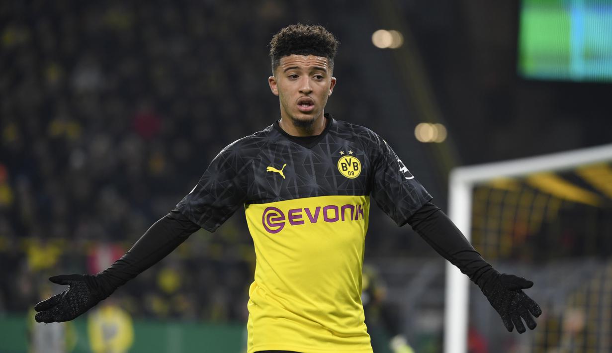 2. Jadon Sancho (Borussia Dortmund) - Pemain yang banyak diminati klub besar Eropa ini memiliki kemapuan luar biasa dalam menembus pertahan tim lawan. Jadon Sancho menyumbangkan 20 gol dan 20 assist dari 44 penampilannya bersama Borussia Dortmund pada musim 2019/2020. (AFP/Ina Fassbender)