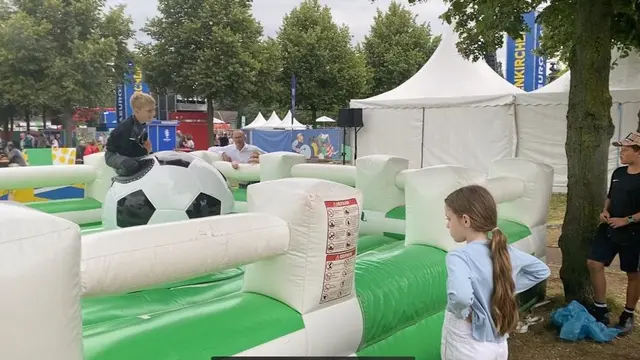 Permainan di area fan zone Euro 2024