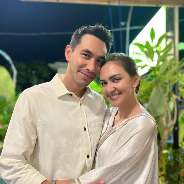 6 Artis Ini Pacaran Sebentar Sebelum Akhirnya Menikah, Buktikan Keseriusan