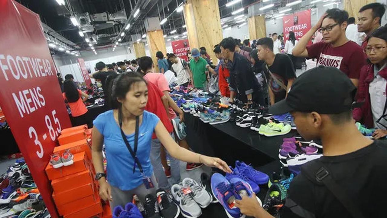 Menko Airlangga Tepis Isu 'Rojali' dan 'Rohana', Kinerja Ritel Masih Kuat
