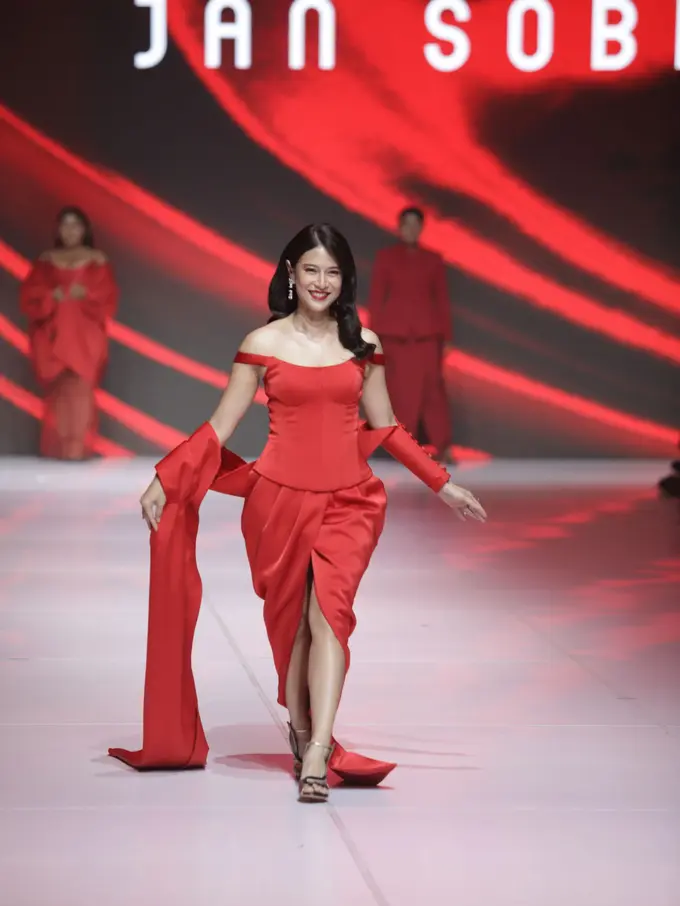 POND’S Age Miracle Rayakan Keindahan di Setiap Usia Lewat “Miracle Runway” di Jakarta Fashion Week 2026