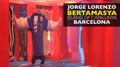 Video pebalap MotoGP Jorge Lorenzo bertamasya di taman bermain sekitar Barcelona jelang balapan GP Catalunya, Barcelona Spanyol.