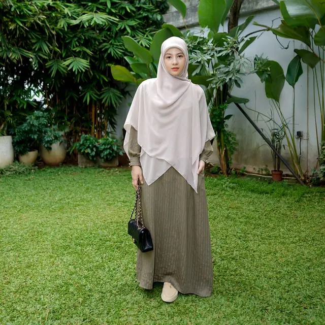 6 Cara Tepat Merawat Bulu Mata Extension Agar Tahan Lama