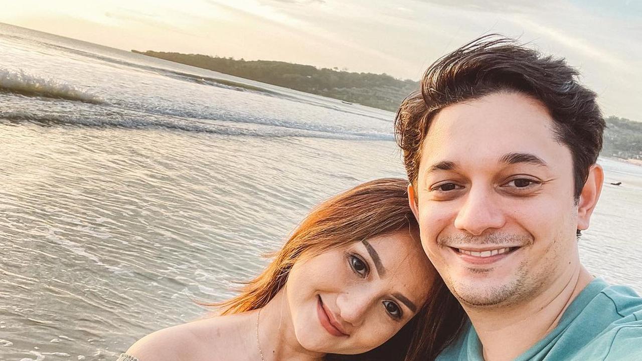 7 Kebersamaan Andrew Andika dan Tengku Dewi Putri Liburan Bersama Buah Hati