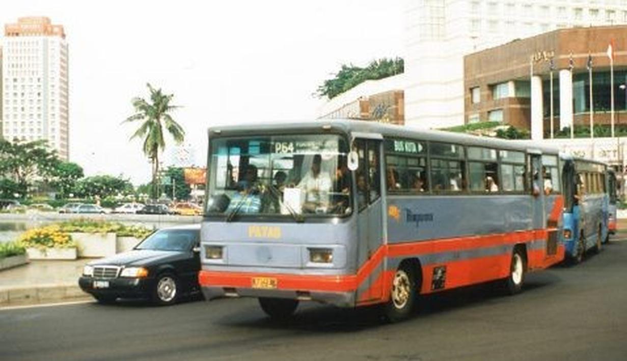 Awal kemunculannya bus Patas AC masih terbilang rapi dan tanpa adanya kernet. (Source: Ist)