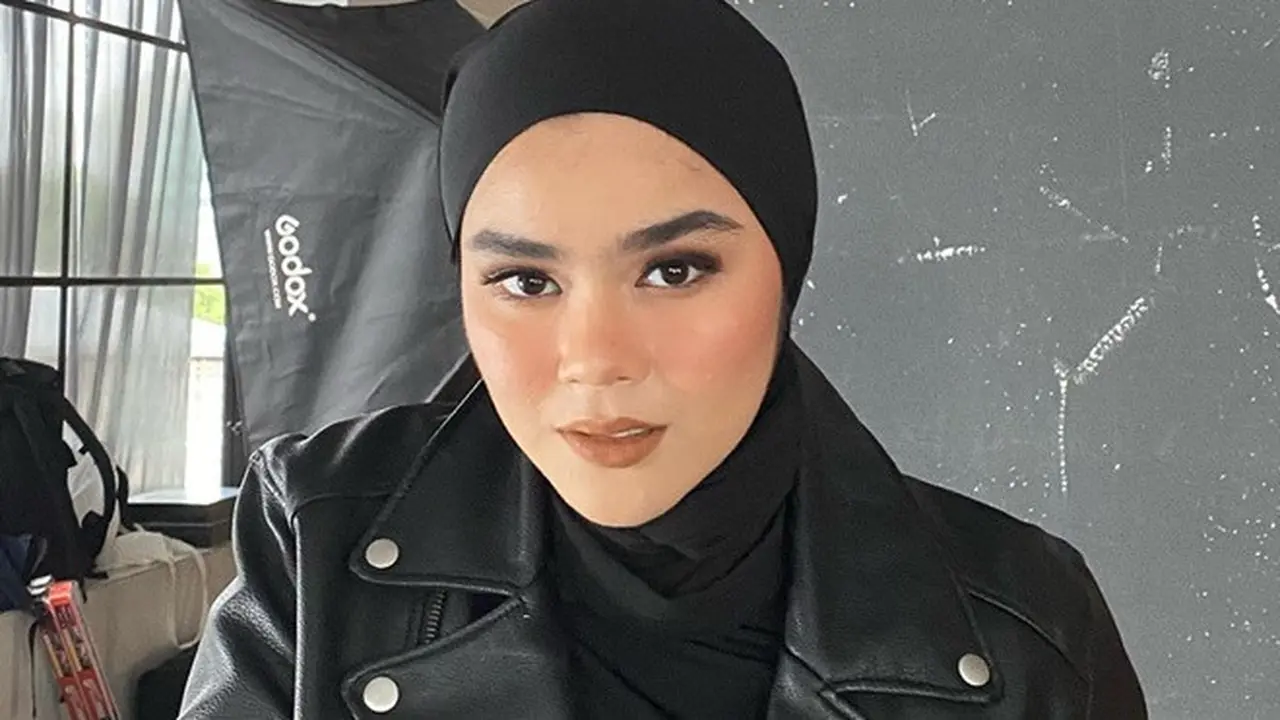 Selalu Tampil Modis, Ini 6 Potret OOTD Sivia Azizah yang Bisa Jadi Inspirasi