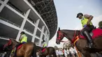 Polisi berkuda mengikuti apel besar persiapan Asian Games di sekitar SUGBK, Jakarta, Senin (4/6/2018). Pembukaan Asian Games XVII Jakarta-Palembang akan digelar pada 18 Agustus 2018 mendatang. (Bola.com/Vitalis Yogi Trisna)