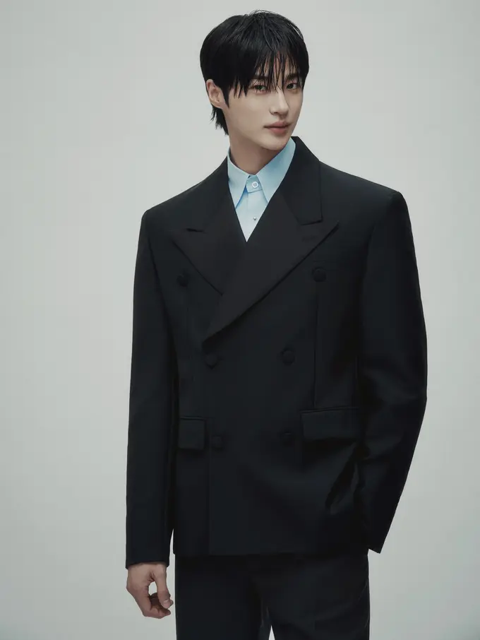 Punya Visual Karismatik, Aktor Byeon Wooseok Kini Jadi Brand Ambassador Prada