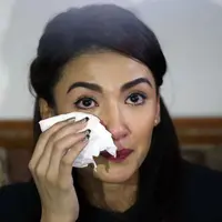 Perseteruan ayah dan ibu, yang menjadi imbasnya adalah buah hati dari hasil pernikahannya. Begitu juga yang dirasakan oleh anak pasangan Tsania Marwa dan Atalarik Syah. (Nurwahyunan/Bintang.com)