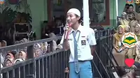 Riko asal Madiun, salah satu teman dialog Gus Iqdam yang ingin jadi tentara. (TikTok)