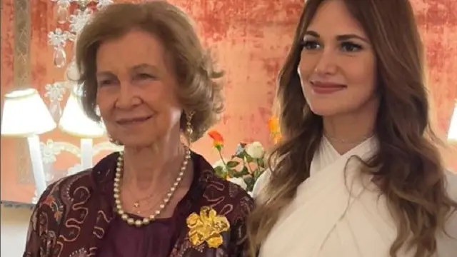 Putri Arab Saudi Al Joharah binti Tala Al Saud bersama dengan Ratu Sofia dari Spanyol . (Dok. Instagram/@joharahtalal)
