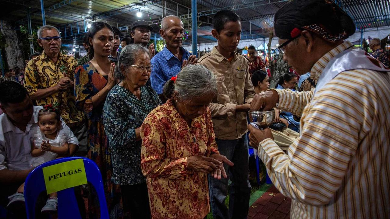 FOTO: Khidmat Perayaan Natal dalam Balutan Tradisi Jawa di Ganjuran Yogyakarta