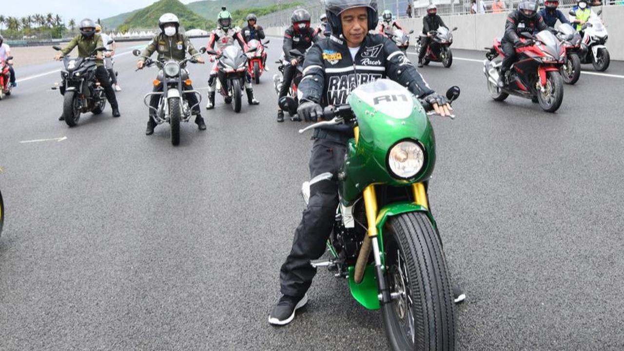 Gaya Jokowi dan Sepeda Motornya