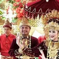 Laudya Cynthia Bella ikut merasakan bahagia ketika melihat mantan tunangan menikah.