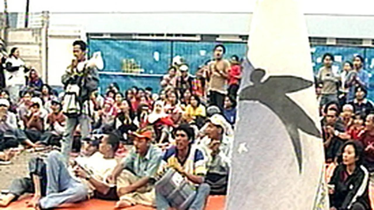 010904dEvakuasiBuruh.jpg
