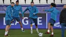 Striker Real Madrid, Cristiano Ronaldo, melakukan sesi latiahan jelang laga Liga Champions di Stadion GSP, Nikosia, Senin (20/17/2018). Real Madrid akan berhadapan dengan APOEL FC. (AFP/Thomas Coex)