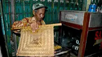 'Satai kalong' yang semakin langka di Cirebon, Jawa Barat. (Liputan6.com/Panji Prayitno)