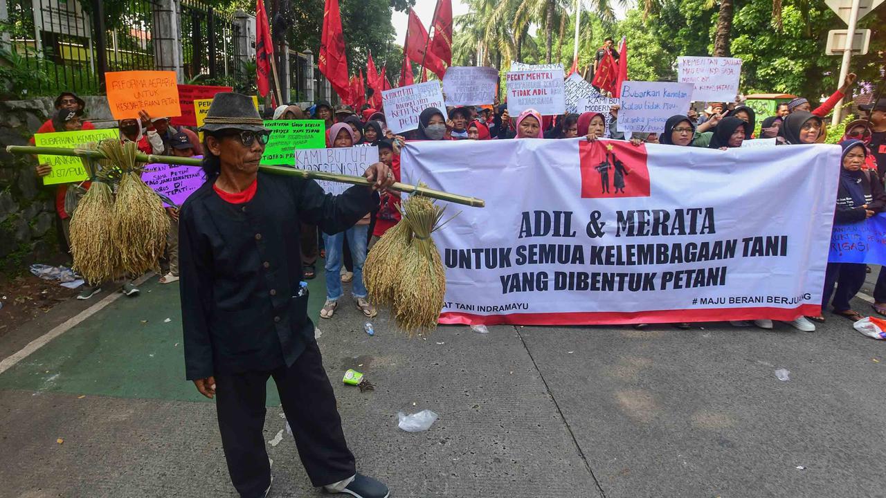 FOTO: Hari Tani Nasional, Petani Indramayu Tuntut Perbaikan Irigasi dan Modernisasi Pertanian