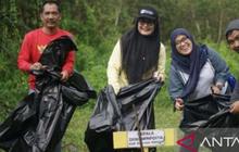 Tahukah Anda, World Cleanup Day Diikuti Lebih dari 180 Negara? Bangka Tengah Gelar Aksi Bersih Massal Peringati World Cleanup Day