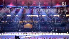 Tulisan Indonesia menghiasi Stadion Bukit Jalil ketika kontingen Indonesia tampil pada parade atlet pembukaan SEA Games 2017 di Kuala Lumpur, Malaysia, Sabtu (19/8). (Liputan6.com/Faizal Fanani)