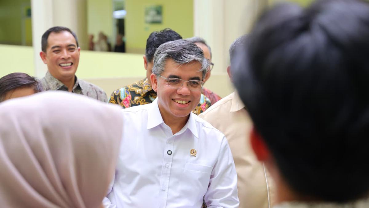 Uang Saku untuk Peserta Magang Naik, Ini Pesan Menaker Yassierli