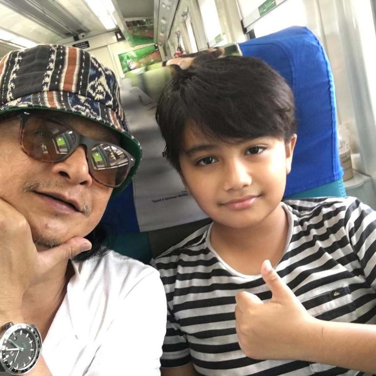 7 Potret Zilian Alvaro Anak Bungsu Andy Rif, Ganteng Maksimal Kini Sudah Berusia 16 Tahun