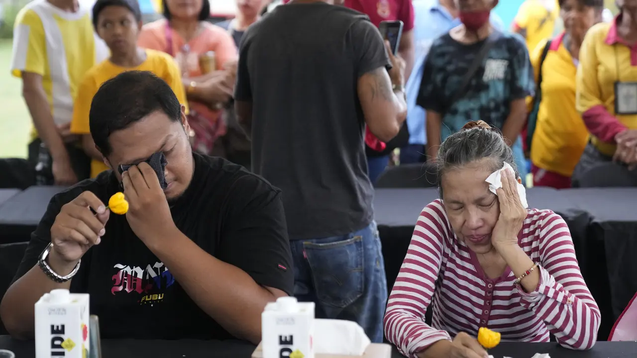 Lomba Makan Cabai di Filipina