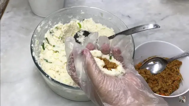 Tanpa Peras Singkong, Ini Trik Bikin Adonan Combro Lembut Meski Sudah Dingin