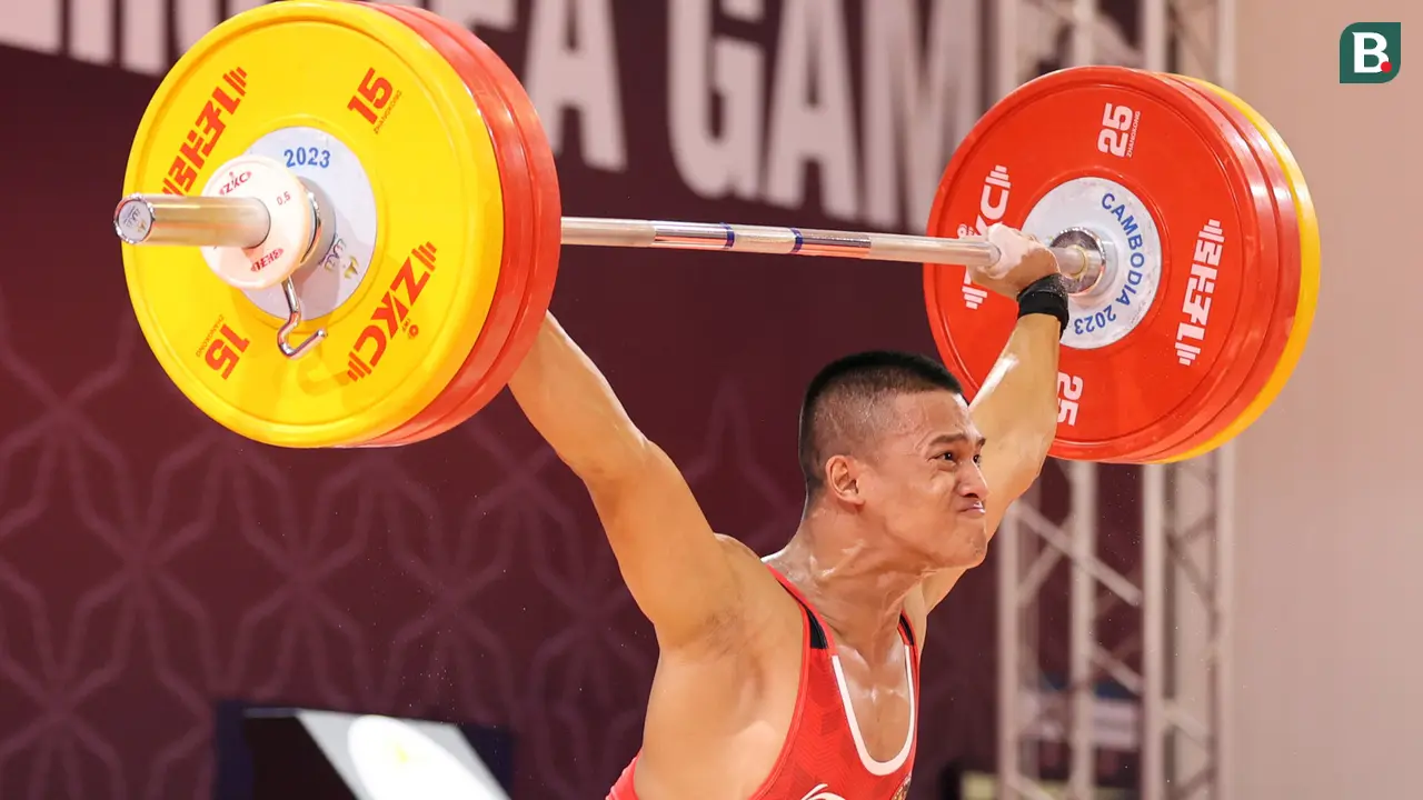 Foto: Otot Kuat Rizki Juniansyah Tambah Medali Emas untuk Indonesia dari Angkat Besi SEA Games 2023
