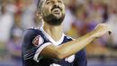 Ekspresi pemain MLS All-Star, David Villa, saat pertandingan melawan Real Madrid pada laga persahabatan di Soldier Field, Chicago, Kamis (3/8/2017). Real Madrid menang 4-2 atas MLS All-Star melalui adu penalti. (AP/Nam Y. Huh)