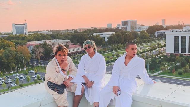 FOTO: Gaya Atta Halilintar Saat di Uzbekistan Hadiri World Influencer Congress