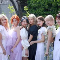 Comeback dengan konsep anggun, berikut lirik lagu TWICE More & More.