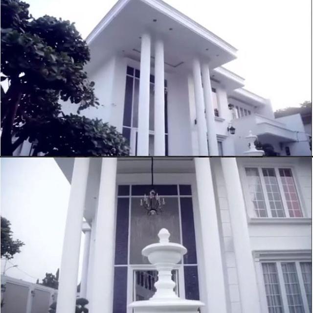 Potret rumah selebriti bergaya American style (Sumber: Instagram/@king_uyakuya; @astridkuya)