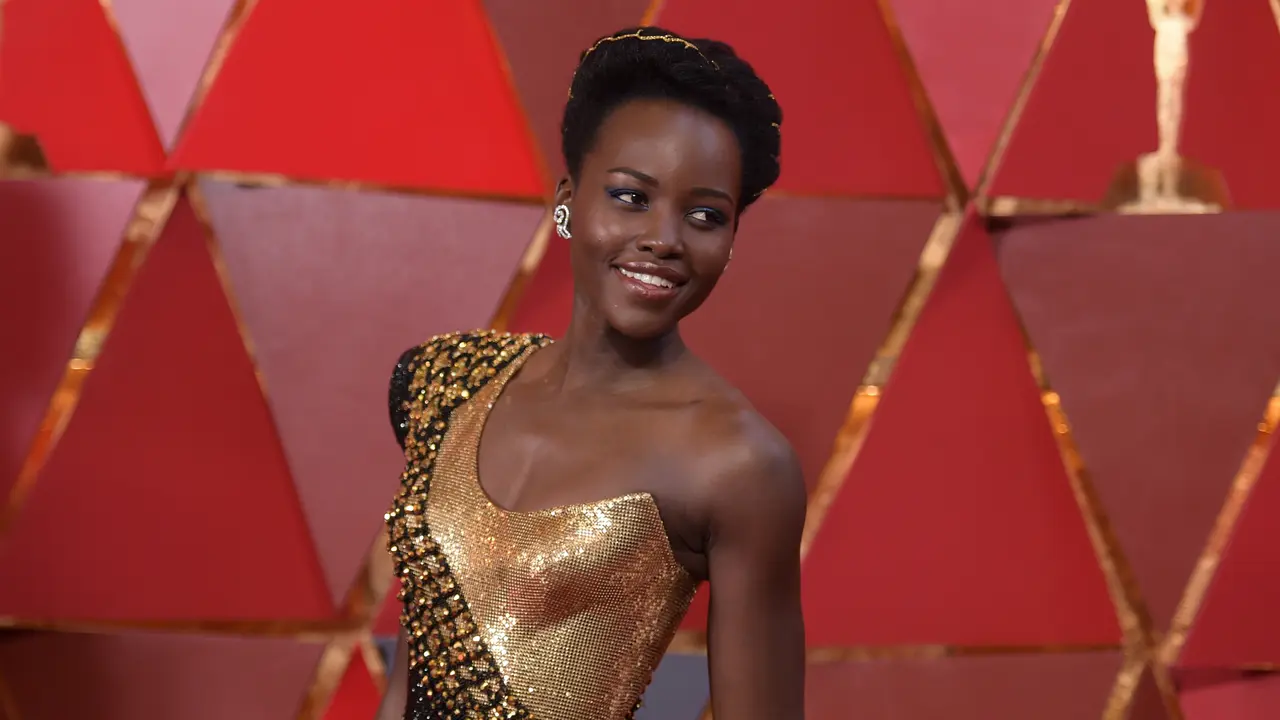 Lupita Nyong'o saat menghadiri Academy Awards ke-90 di Hollywood, California