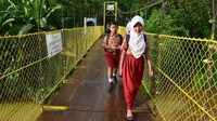 Warga Ciseel Gembira, Berkat Donasi Jembatan Impian Jadi Nyata