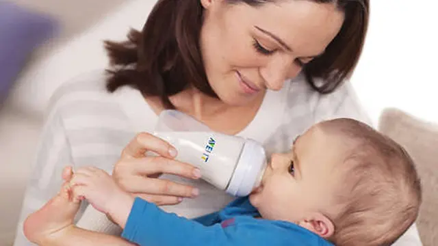 Mencuci Botol Susu Anak Tak Cukup Hanya dengan Sabun